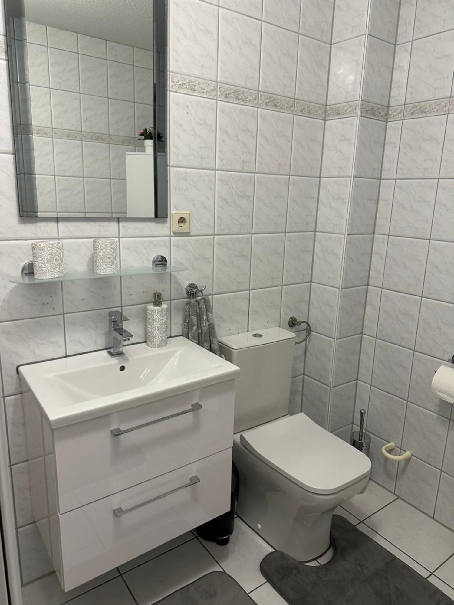 Zum Kaeutzchen 120Qm Ferienhaus 8 Personen 4 Schlafzimmer Nossentiner Huette Exterior foto